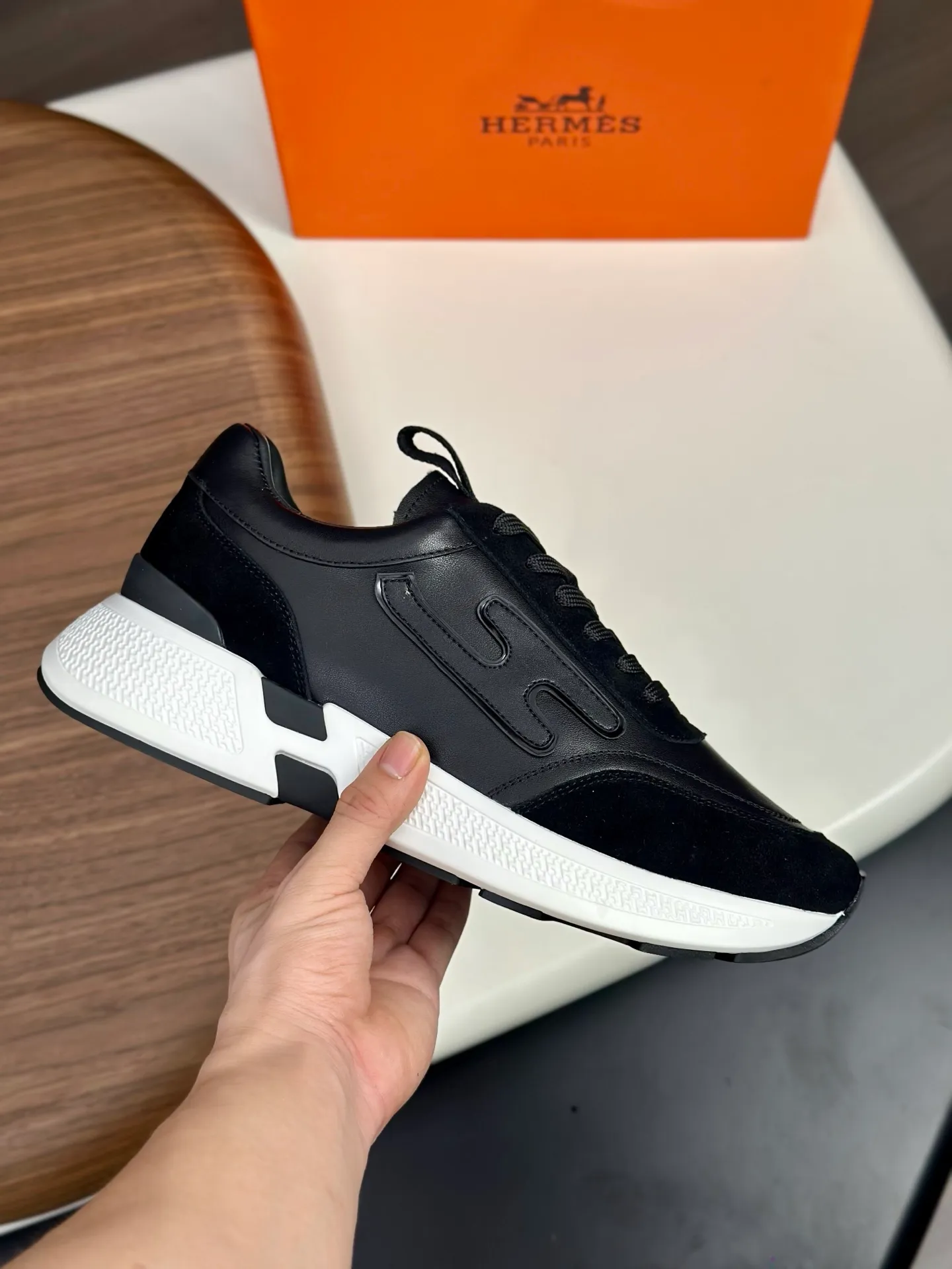 [HERMES] Hermès men's shoes 💰840💰 - High-end quality original order - Upper: 🔝 tumbled calfskin, brand canvas cloth, shoe body sewn with ´H´ pattern - Lining: water-dyed cowhide - Outsole: ultra-light T men's shoes 💰U foam rubber; two-color molded outsole - Ultra-high quality control, fine workmanship: highlighted (high-end, luxury, grade) -Size :39-44 (38, 45, can be customized)
